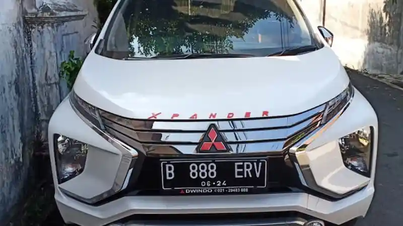 Foto - Ketika Pedagang Ketupat Sayur Membeli Mitsubishi Xpander