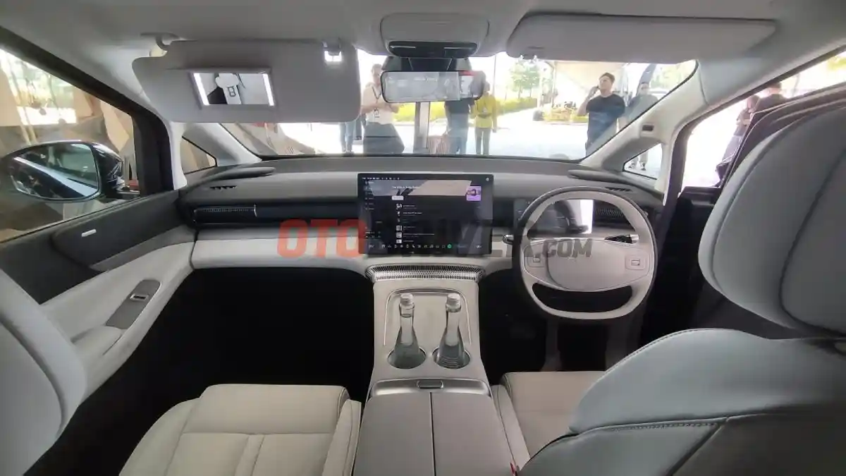 Foto - Xpeng X9, MPV EV Mewah Yang Cocok Dikendarai Sendiri