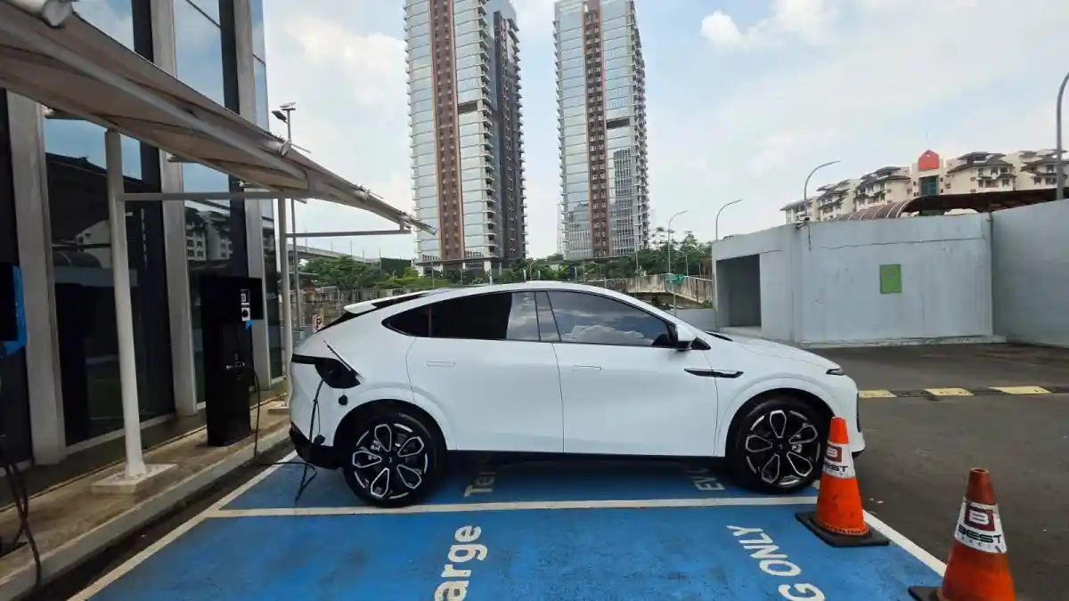 Foto - Mudik in Style 2026 : Empat Alasan Xpeng G6 Pro Dipakai Sebagai Mobil Libur Lebaran