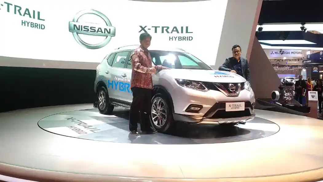 Berita - GIIAS 2015: X-Trail Hybrid Resmi Dijual Rp 600 Jutaan