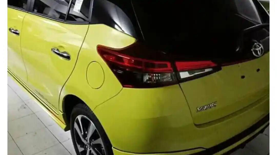 Foto - SPY SHOT: Wujud Utuh Yaris Generasi Terbaru di Indonesia (12 Foto)