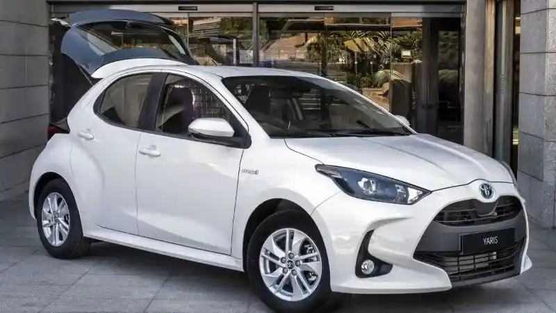 Foto - Toyota Yaris ECOvan, Mobil Kargo Mini Perkotaan Yang Canggih