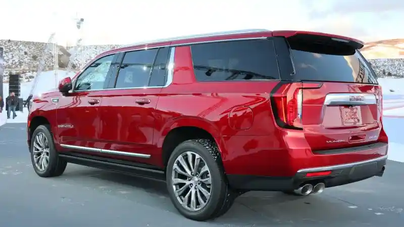 Foto - GMC Yukon, Kembaran Chevrolet Suburban Siap Diluncurkan