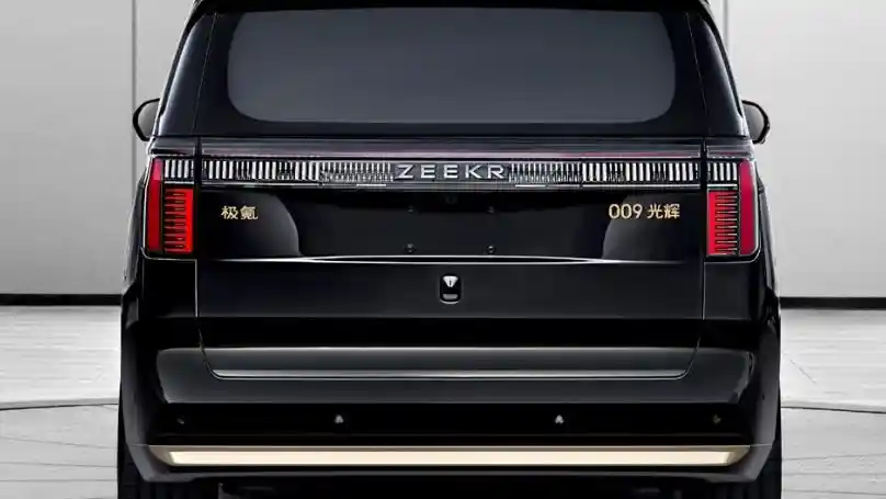 Foto - Zeekr 009 Versi Termahal Bakal Dirilis, Dilapisi Emas 24 Karat