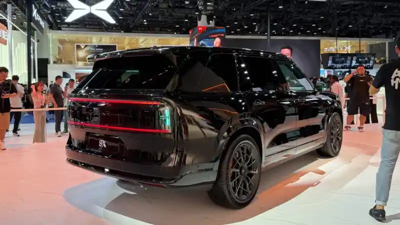 Foto - Perkenalkan Zeekr 9X, PHEV Dengan Baterai Terbesar Di Dunia