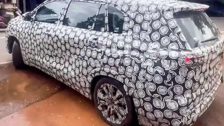 Foto - Toyota Innova Zenix Segera Dapatkan Facelift