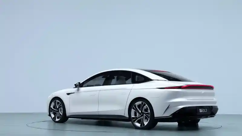 Foto - Alibaba Buka Pemesanan Zhiji L7, Mobil Listrik Canggih Penantang Tesla