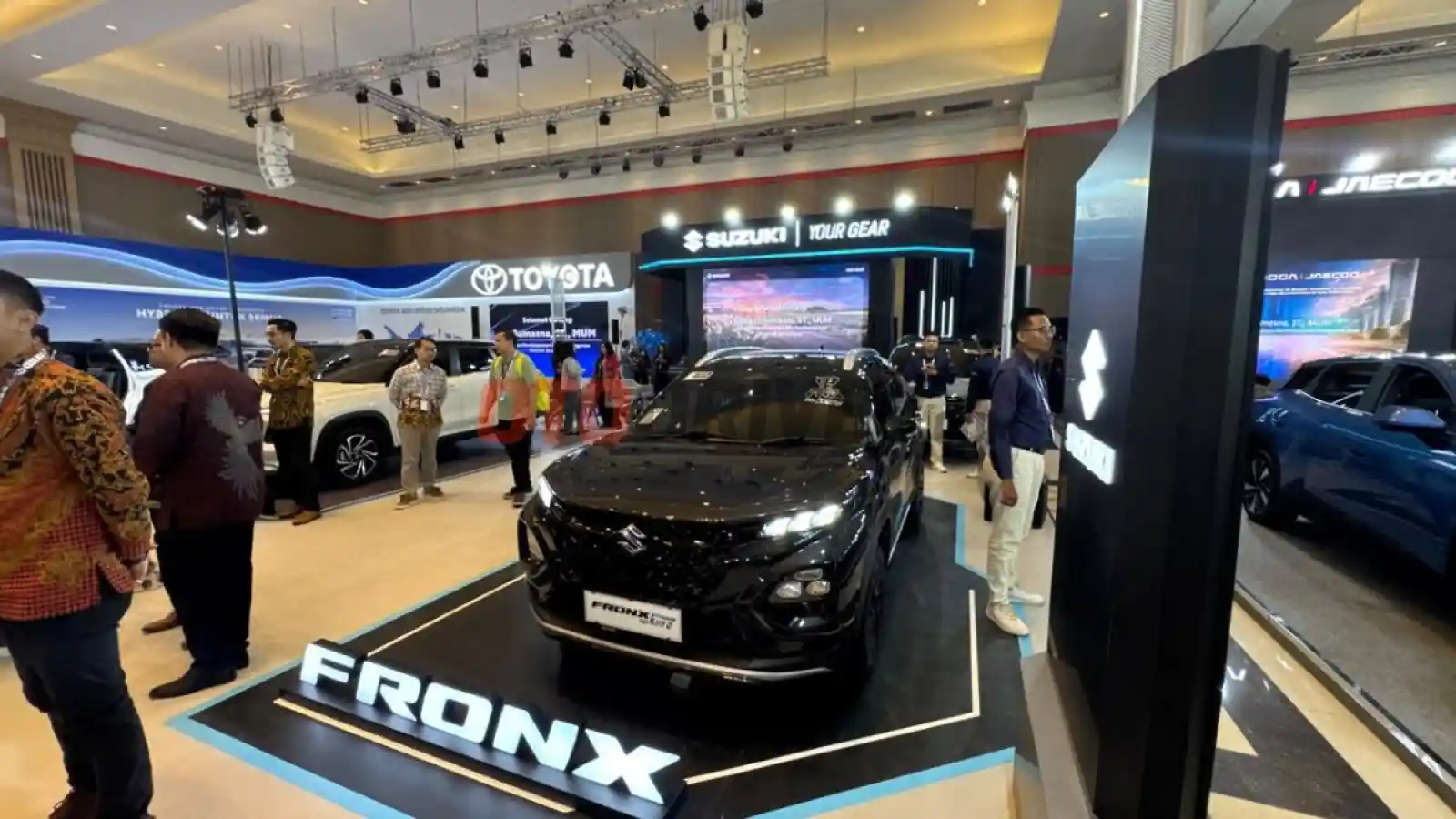 Berita - Suzuki Bawa Tiga Model Hybrid di Bandung dan 10 Konsumen Dapat Suzuki Burgman Street 125 EX