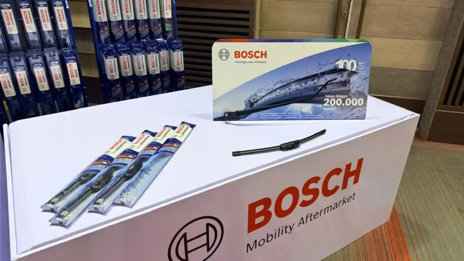 Tips - Bosch Ingatkan Wiper Mobil Perlu Diganti Setiap Enam Bulan, Ini Alasannya