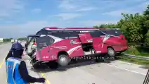  Lagi Dan Lagi, Laka Bus Di Tol Karena Sopir Ngebut