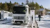  Mercedes-Benz eActros 300 Tes Kutub Utara