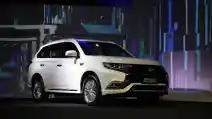  Outlander PHEV Tembus RP 1,2 Milyar, Apa Keunggulan Dibanding Hybrid Lainnya?