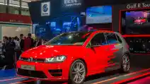  Volkswagen Golf MK7 Facelift 2017 Akan Pakai Banyak Fitur Canggih 