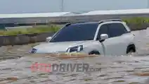  Mobil Listrik Wajib Diservis Setelah Menyeberang Banjir?