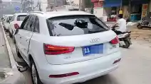  VIDEO: Kesal Dengan Suami, Wanita Cina Hancurkan Audi Q3 Baru Gres