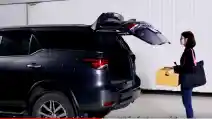  VIDEO: Toyota Fortuner Pakai Pintu Bagasi Otomatis Sebagai Aksesoris