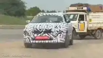  VIDEO: Spy Shot Suzuki Baleno Cross Di Jalanan Rusak India