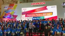  Ratusan Pemilik Pertama Honda All New Brio Serentak Terima Unit