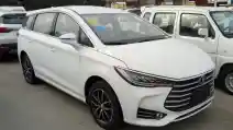  Simak Spesifikasi MPV Murah BYD Calon Pesaing Innova di Indonesia