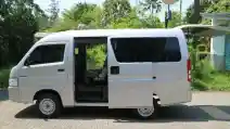  Suzuki New Carry Minibus dan Blind Van Tetap Garapan Karoseri