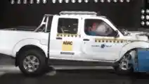  VIDEO: Crash Test Nissan NP300 (Global NCAP)