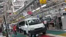  Daihatsu Turunkan Produksi 40 % Antipasi Overstok