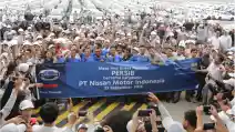  VIDEO: Datsun Kejutkan Karyawan Pabriknya Dengan Hadirkan Pemain Persib