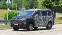  SPY SHOT: Mitsubishi Delica 2019, Mirip Dengan Xpander!