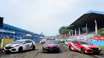  Honda Pamer Ketangguhan Civic Hatchback di Sirkuit, Tapi Bukan Untuk Balap