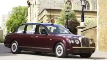  Bentley State Limousine Tunggangan Ratu Elizabeth II, Mobil Kenegaraan Termahal di Dunia