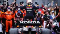  Max Verstappen Raih Kemenangan Pertama Di Ajang F1, Mobil™ Dukung Penuh Untuk Pelumas Mesinnya.