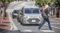  VIDEO: Reaksi Orang Melihat Mobil Tanpa Awak "Jalan Sendiri"