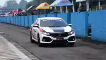  Honda Civic Turbo Hatchback Kawal Balap Motor Paling Bergengsi di Indonesia