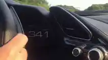  VIDEO : Astaga, Pria Ini Geber Ferrari 341 Km/Jam Di Jalan Umum