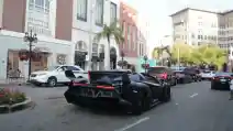  Langka! Lamborghini Veneno Roadster Terjebak Macet