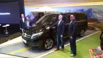  GALERI FOTO: Mercedes-Benz V 220 d Versi Indonesia