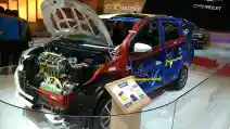  Toyota Calya-Daihatsu Sigra Siap Jalani Crash Test