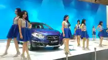  GALERI FOTO: Aksi SPG Dan Miss Auto Show GIIAS 2016 (36 Foto)