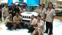  KOMUNITAS: Suzuki Jip Indonesia Sambut Jimny Terbaru dan Pajang Jimny Lawas