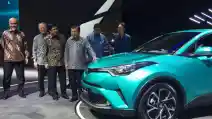  GIIAS 2017: Jusuf Kalla Datang Berkunjung, Tertarik Hybrid