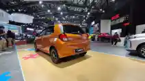  Ini Perbedaan Daihatsu Ayla Varian X dan R