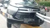  Innova Tabrak Pagar. Airbag Gagal Mengembang. Ini Jawaban Toyota.