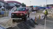  Suzuki Jimny 5-Door Punya Handling Yang Lebih Baik Dari Versi 3 Pintu?