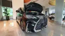  Penampakan Detail Lexus LM350 Indonesia 