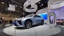  All New Lexus RZ Tampil Memukau di Panggung GJAW, Sayang Belum Dijual