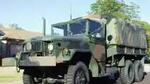 Bukan Hanya Rambo, REO M35 Jadi Bintang di Film-Film Perang Hollywood
