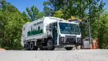  New York Siap Andalkan Truk Sampah Listrik Mack LR Electric