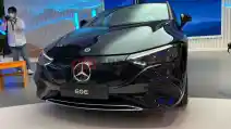  Komentar Mercedes-Benz Soal Fitur Lane Keep Assist Jadi Penyebab EQE Celaka