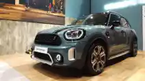  MINI Lakukan Facelift Pada Countryman Dengan Sentuhan Hitam.