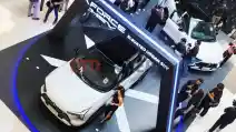 Beda Tampilan Kasat Mata Mitsubishi Xforce Hybrid dan Penyegaran Versi Bensin